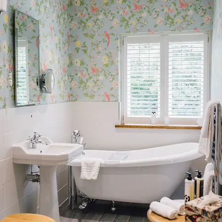 Lyth Valley Hotel 4*